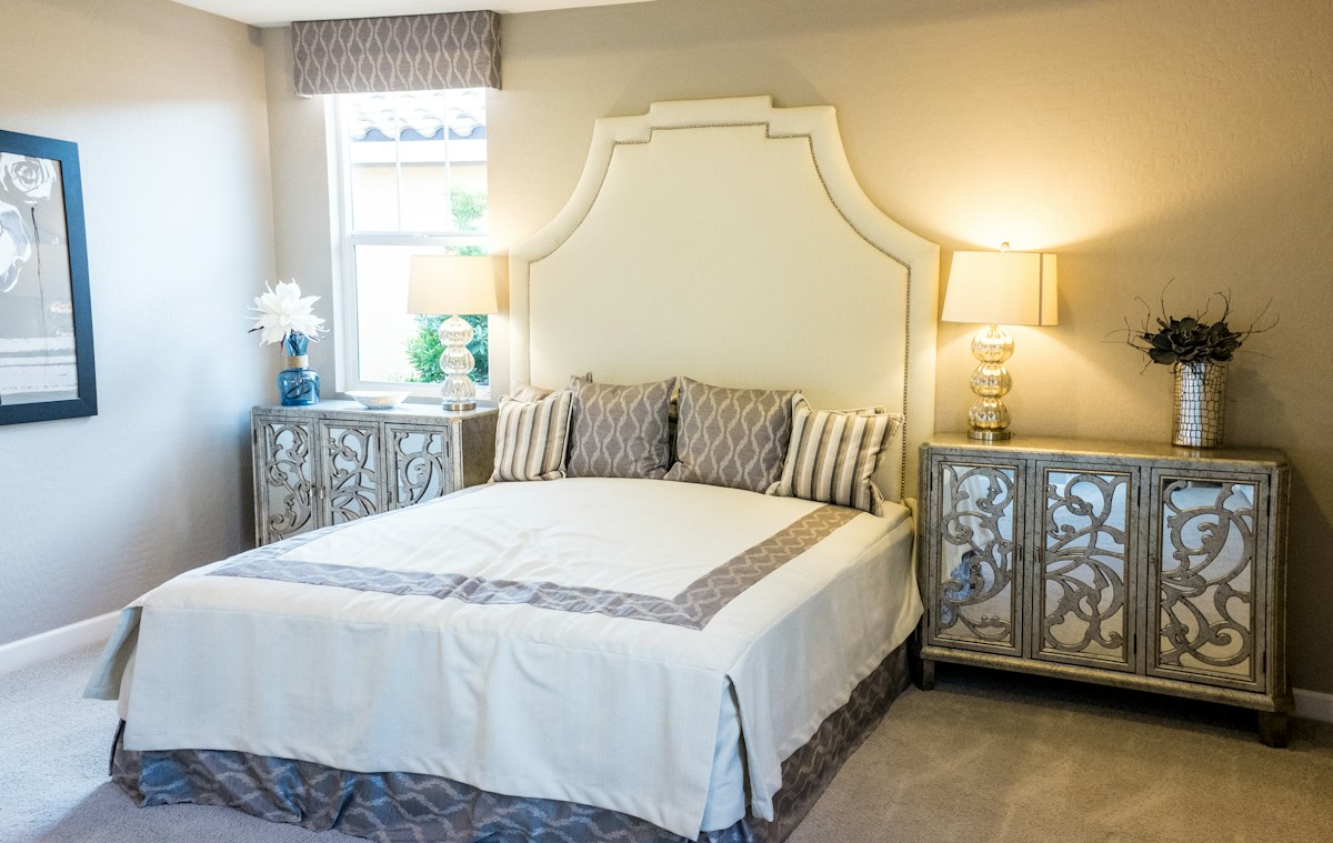 Bedroom Suite & Nightstands